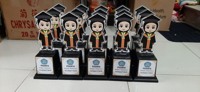 Piala Akrilik Anak S.