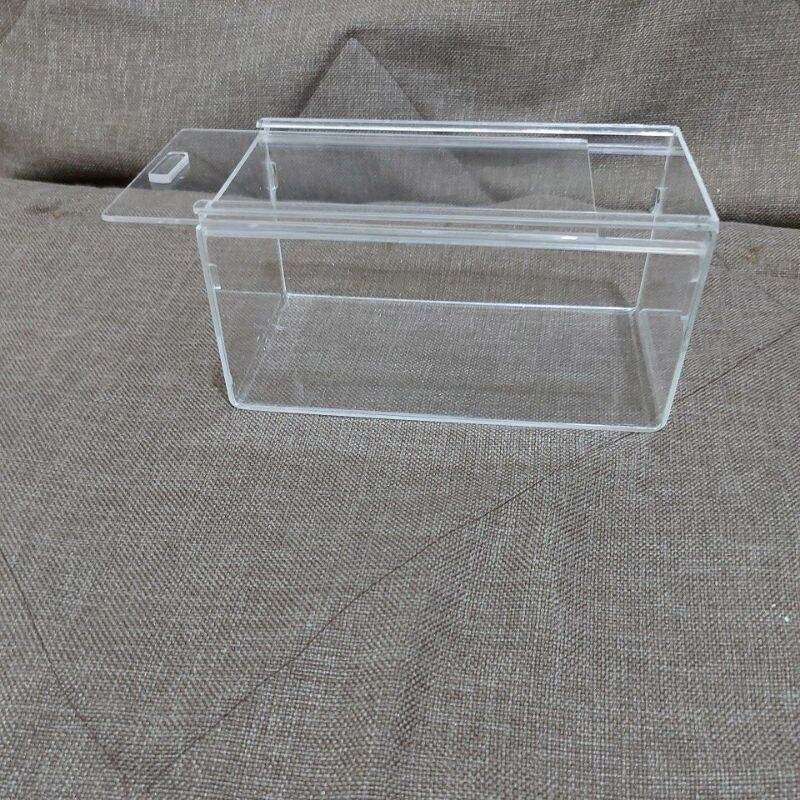 Box Akrilik Komplit .