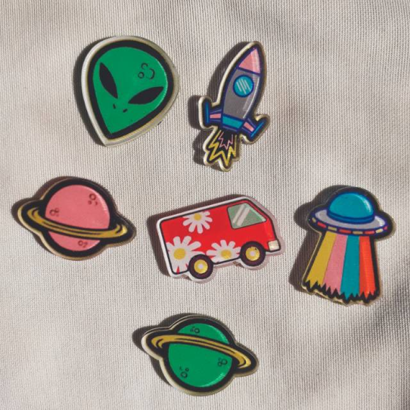Mengenal Pin Akrilik.