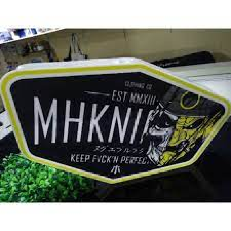 Memperkuat Brand And.