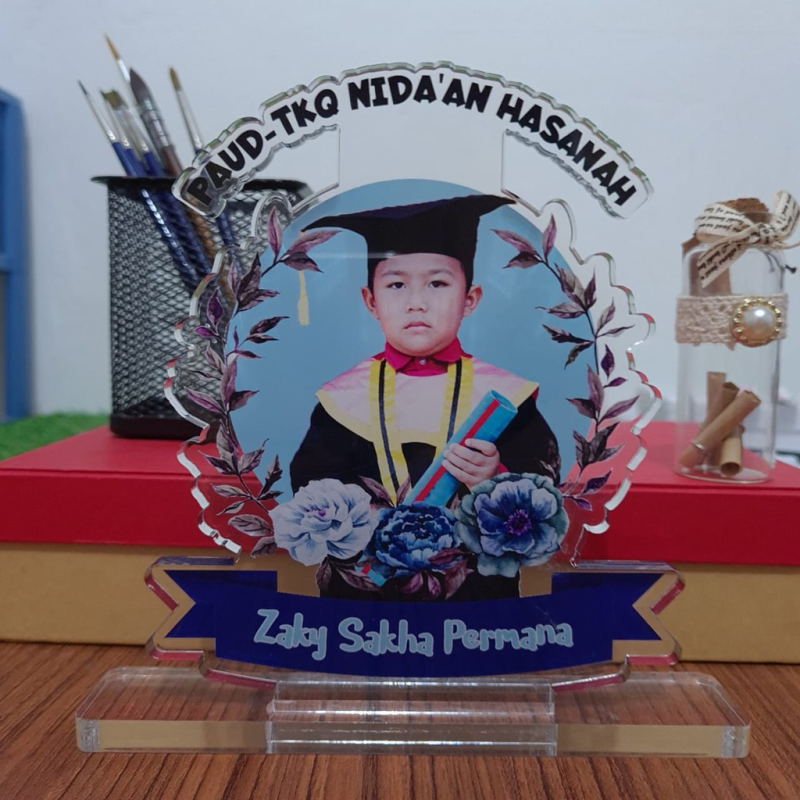  Piala Akrilik Anak .