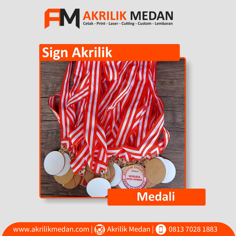Medali Akrilik, Pili.