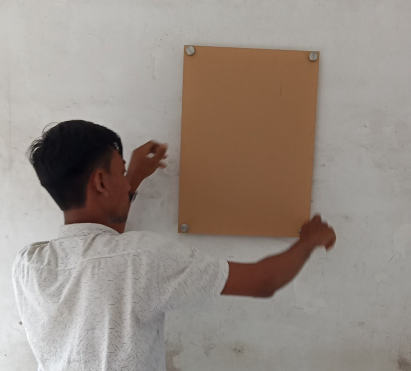 Temukan Tukang Akril.